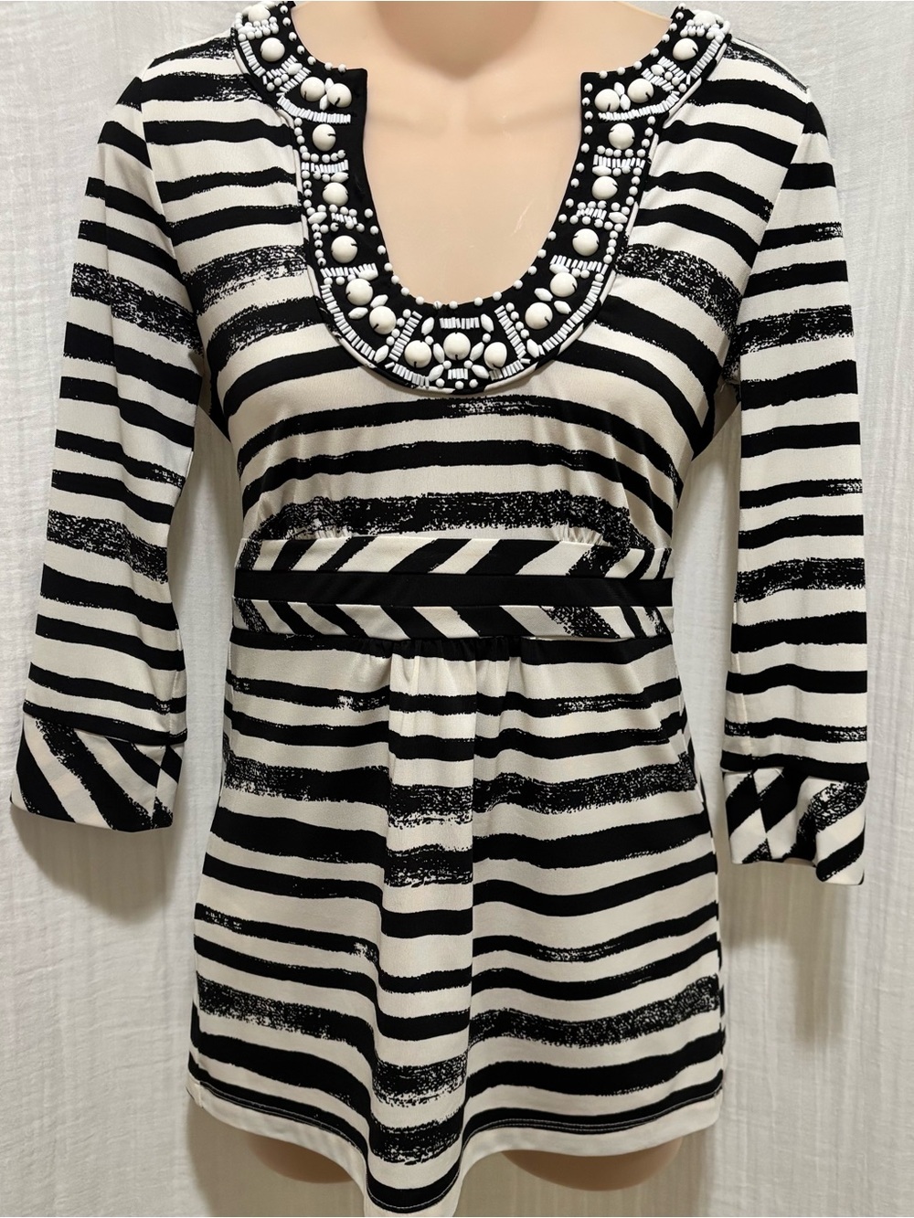 BCBGMAXAZRIA Tunic Top statement piece, bold black and white stripe pattern. XS